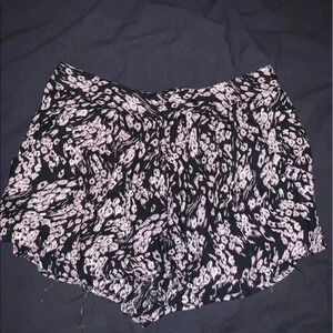 🧾 Floral High Waisted Shorts